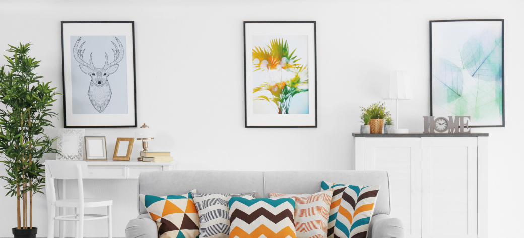 Wissellijsten aan een muur